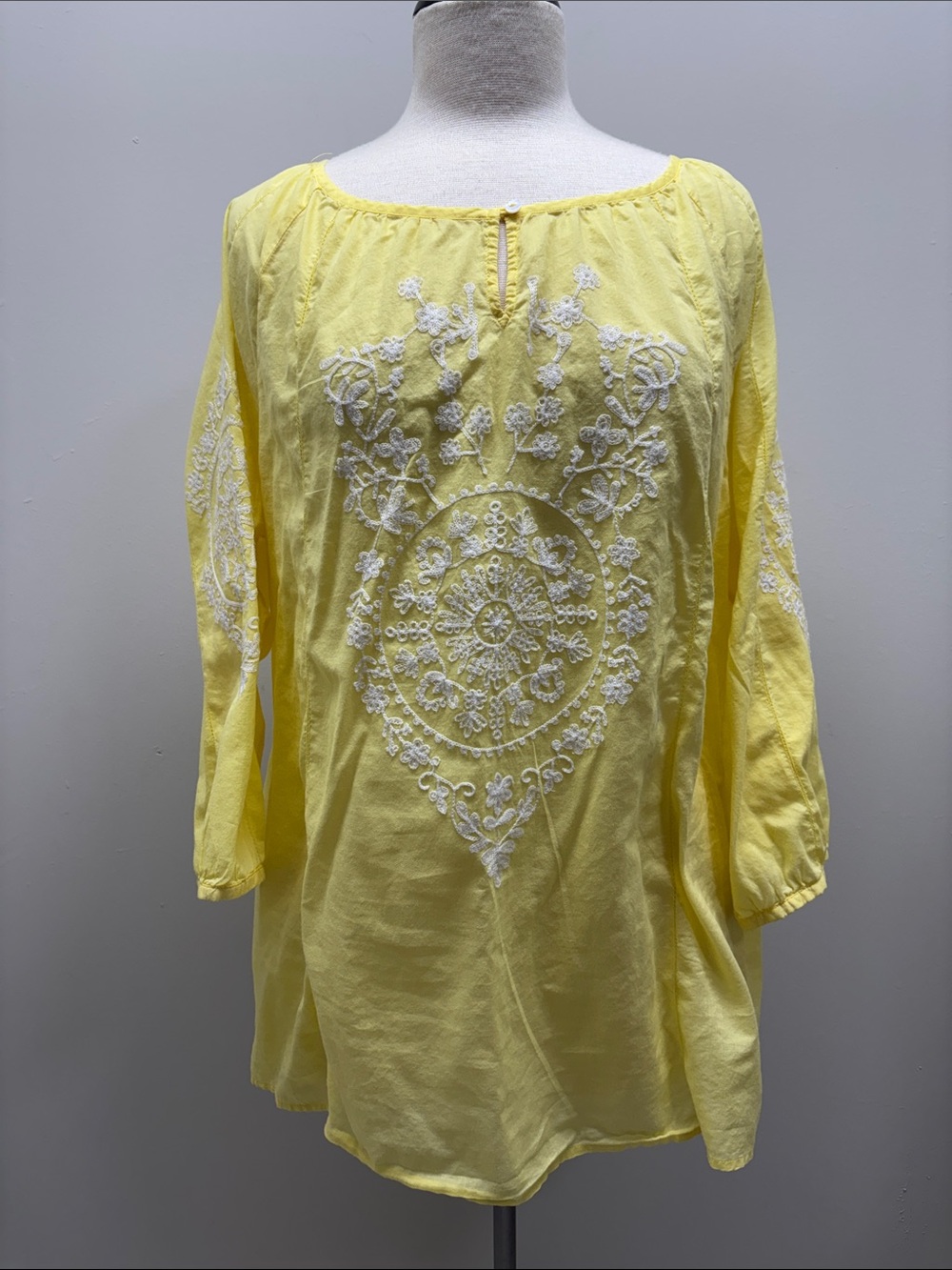 Chico’s Semi Sheer Tunic Top Yellow Embroidered Peasant Cottage Cotton SZ 3
